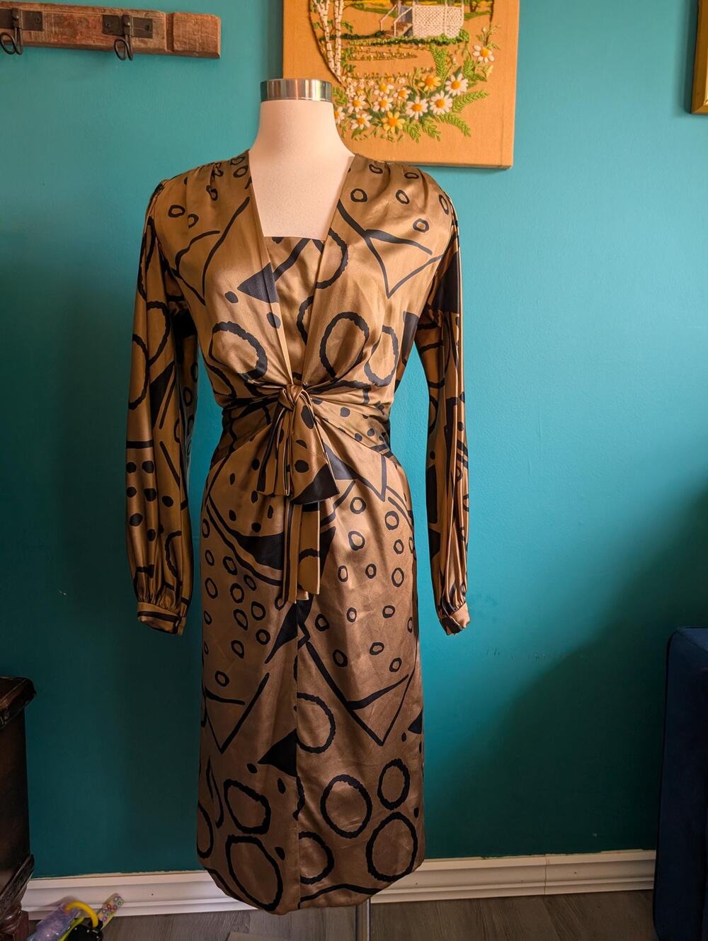 Women's Vintage 80s satin cocktail dress draped abstract print brown and black M